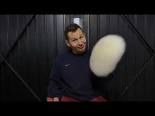 Cargar y reproducir el video en el visor de la galería, Carpro Merino Wool Wash Mitt - Guante de Lavado Lana