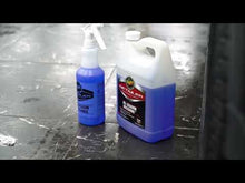 Cargar y reproducir el video en el visor de la galería, Meguiars All Season Dressing 3.78Ltrs - Renovador de Gomas y Plásticos Automotriz