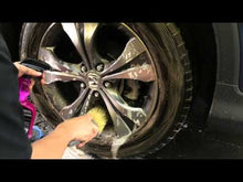 Cargar y reproducir el video en el visor de la galería, Meguiars Hot Rims All Wheel And Tire Cleaner - Limpiador de Llantas