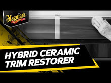 Cargar y reproducir el video en el visor de la galería, Hybrid Ceramic Trim Restorer Meguiars - Renovador de Plásticos Exteriores 473ml
